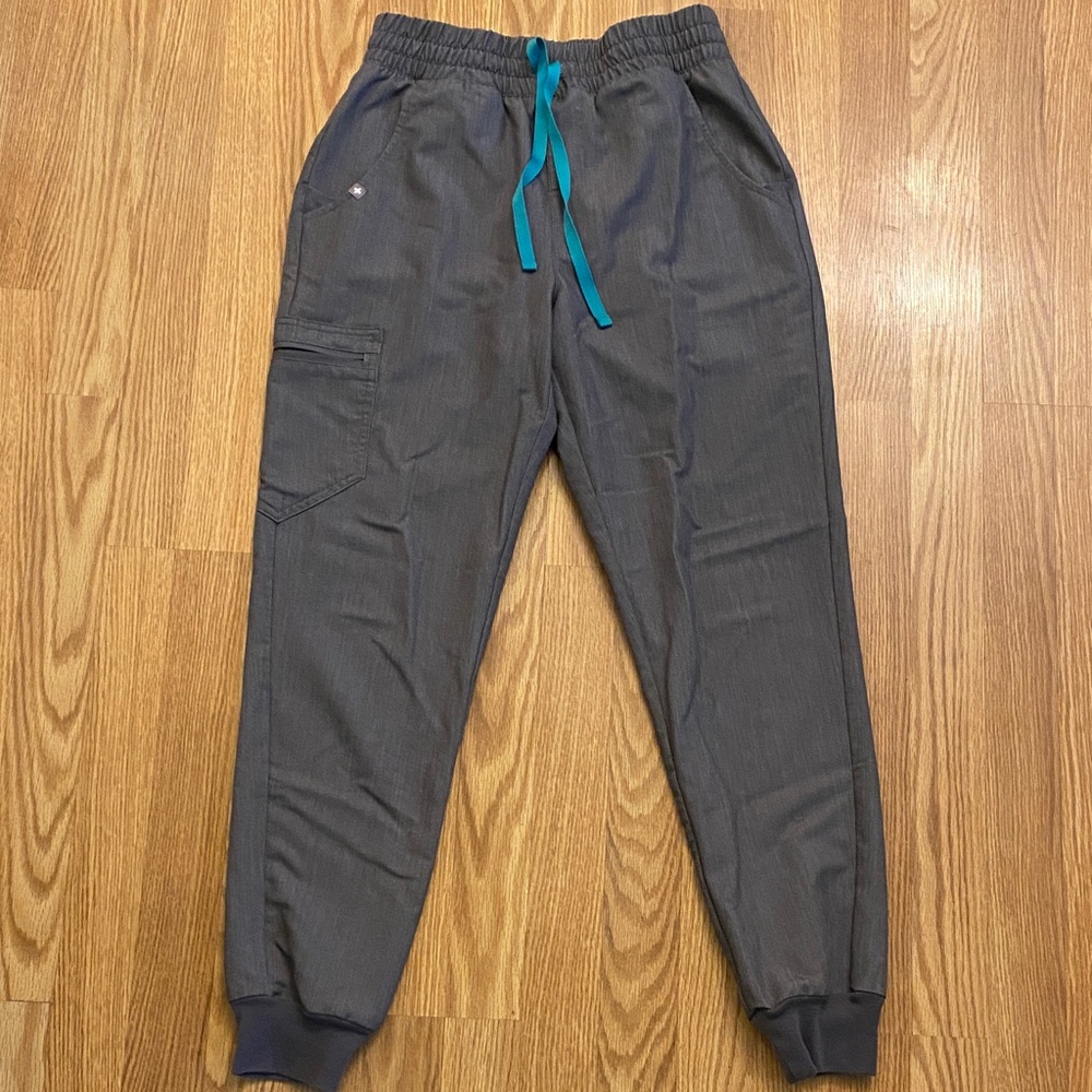 women’s Graphite Zamora - Jogger Scrub Pants - S / Graphite